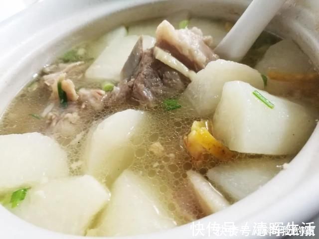 炖羊肉汤不要花椒、大料和料酒，加这两样味道鲜美，还没羊膻味!