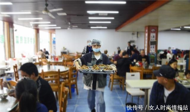 从街边摊到繁华广场店,这道特色菜火爆36年,背后亦是一路辛酸