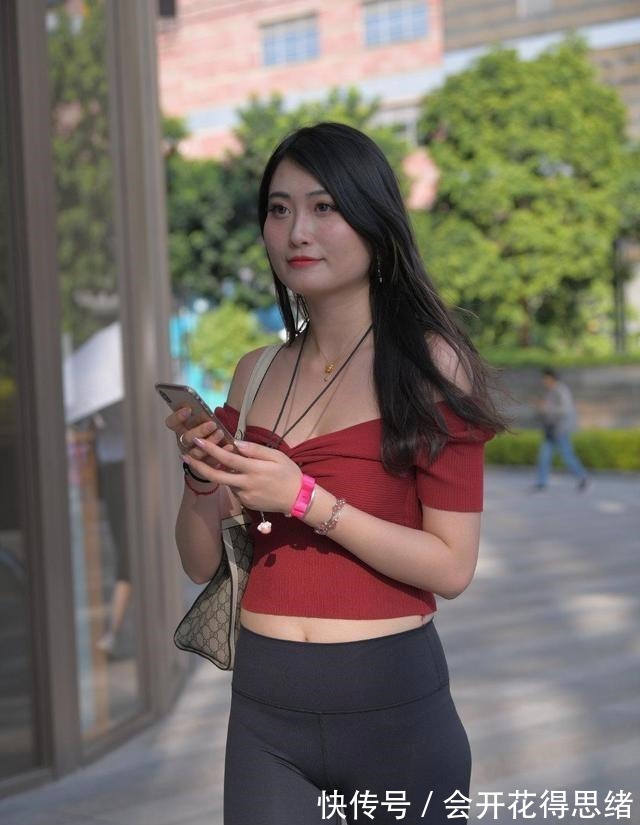 莫代尔 见识了“小黑裤”,想必打底裤也该收一收了,这样穿时髦又优雅!