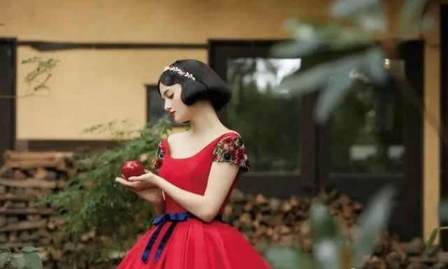 把冰雪奇缘做成婚纱这些迪士尼公主穿的婚纱裙也太好看了