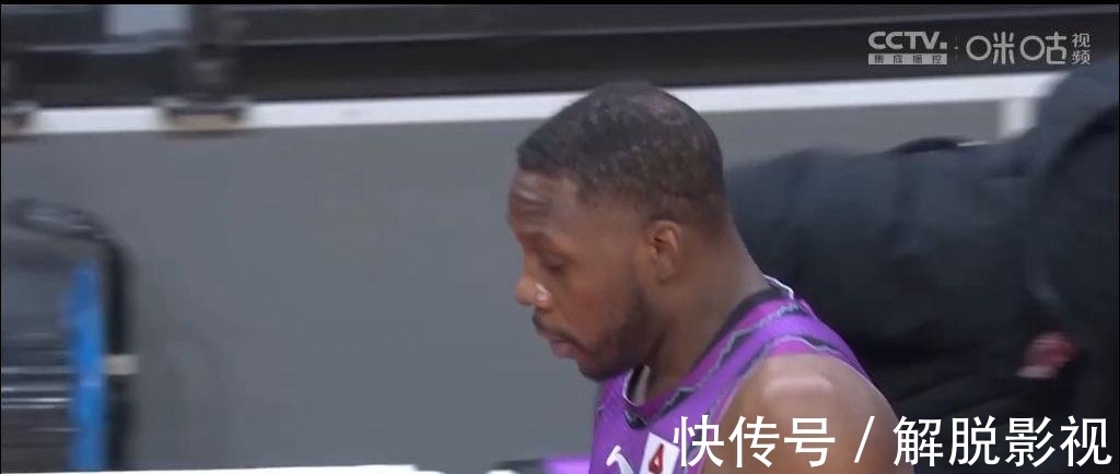 陶汉林|哈德森李敬宇高效砍分,威尔斯率队紧咬比分,山东男篮58-51青岛
