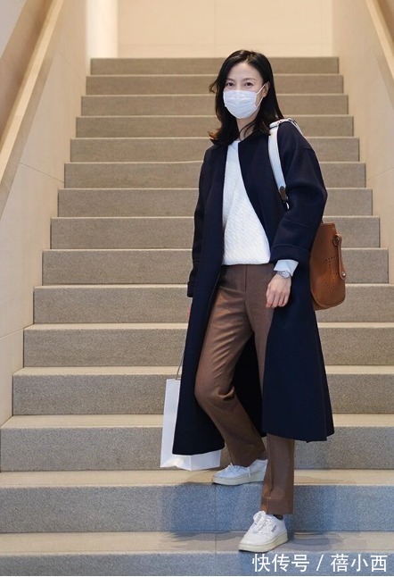 大衣 为什么有的人穿大衣不显老?不仅因为颜值,关键在于气质和懂搭配