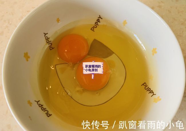 甜品|1盒牛奶，2个鸡蛋，做一碗焦糖布丁，细腻嫩滑，盘子都能舔干净