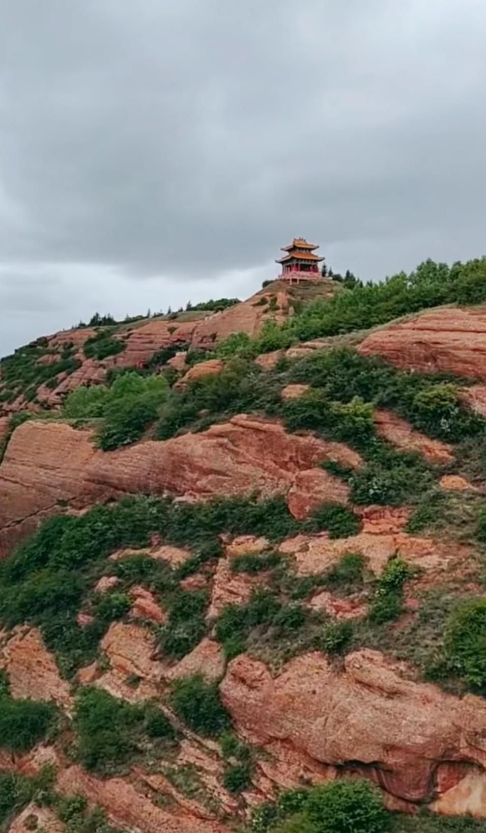 特别|七彩丹霞火石寨风景区，拥有丹霞地貌