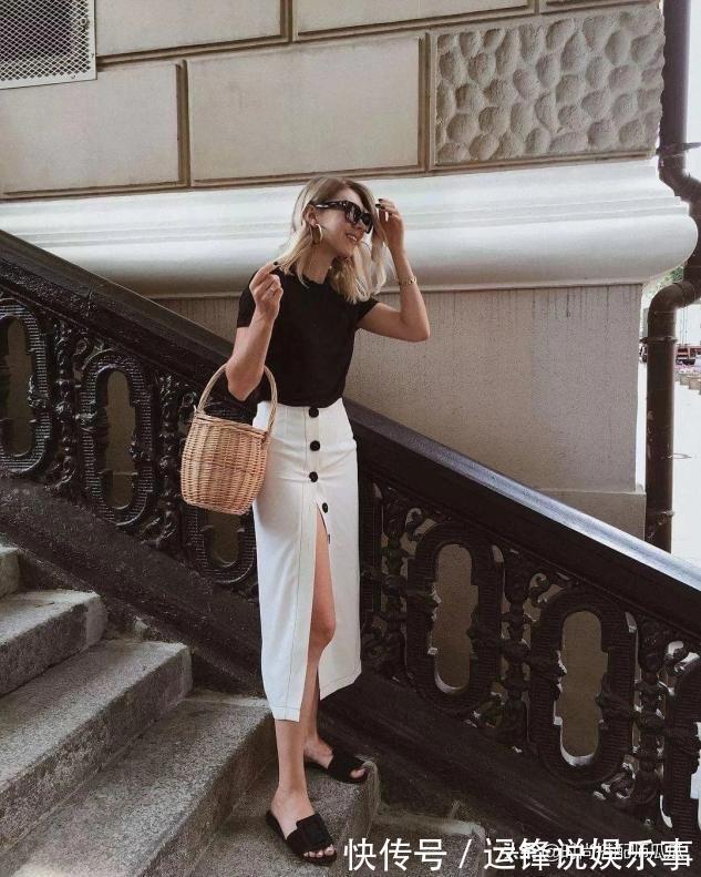 碎花裙 T恤下面最好不要穿裤子，今年流行这样穿，时髦显高很适合小个子