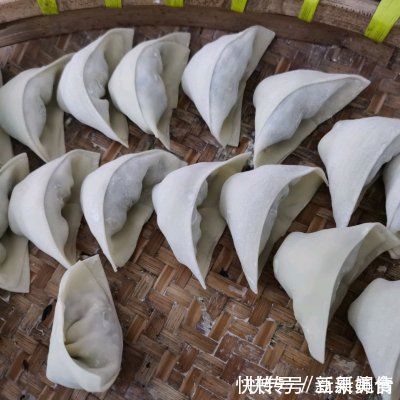 冰花煎馄饨|适合全家的蕾丝冰花煎馄饨,老人小孩都爱吃