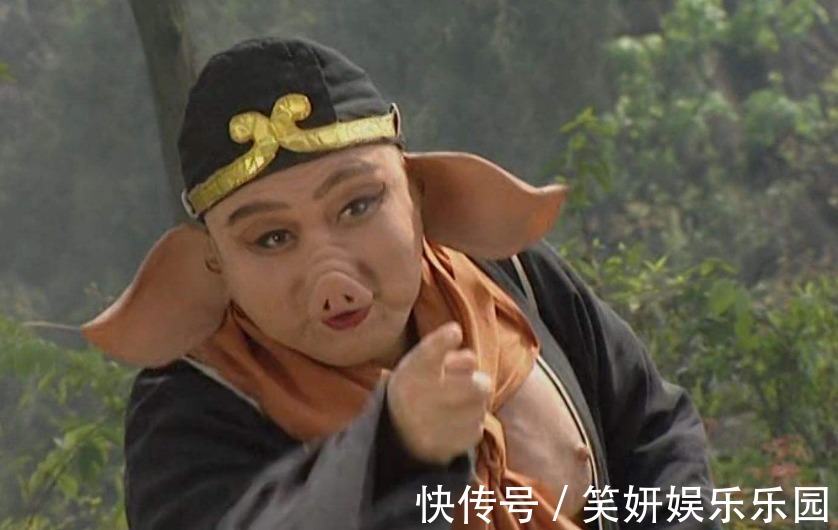 上联&学生出上联“八戒洗澡,猪下水”调侃胖老师,谁知老师的下联更牛