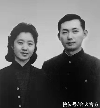 京剧团|京剧大师梅葆玖夫人因病去世！享年86岁，夫妻恩爱膝下无儿女