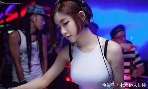 为什么韩国最美DJ黄素熙会被粉丝称为真人版赤木晴子？ 男人文娱 热图1