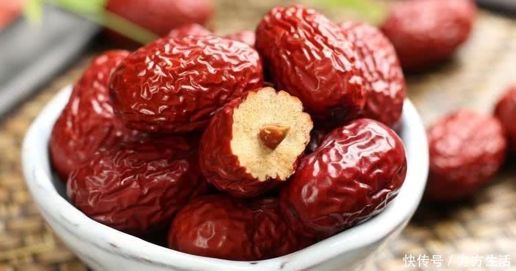 金银花|红枣配此物一起泡，睡前一杯，失眠好了，补血养颜，手脚暖和