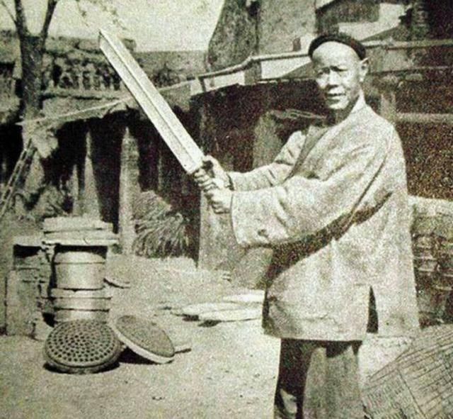 分钟|洋人直击晚清砍头现场：一名刽子手不到3分钟，竟砍下33颗脑袋