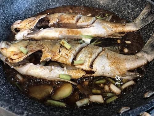 鱼肉|红烧海鱼时,记住“4个1”,做出来的鱼肉没有腥味,鲜嫩好吃