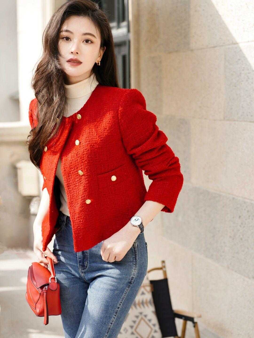 香风|日常穿搭技巧分享,高腰牛仔裤搭配小香风外套,让你美出新高度!