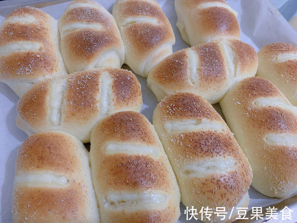 色拉酱|芝士火腿面包一出锅，方圆十里都飘香