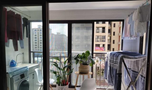 阳台上|新房刚入住，小风格不造天花板，卧室都晒太阳了，太满意了