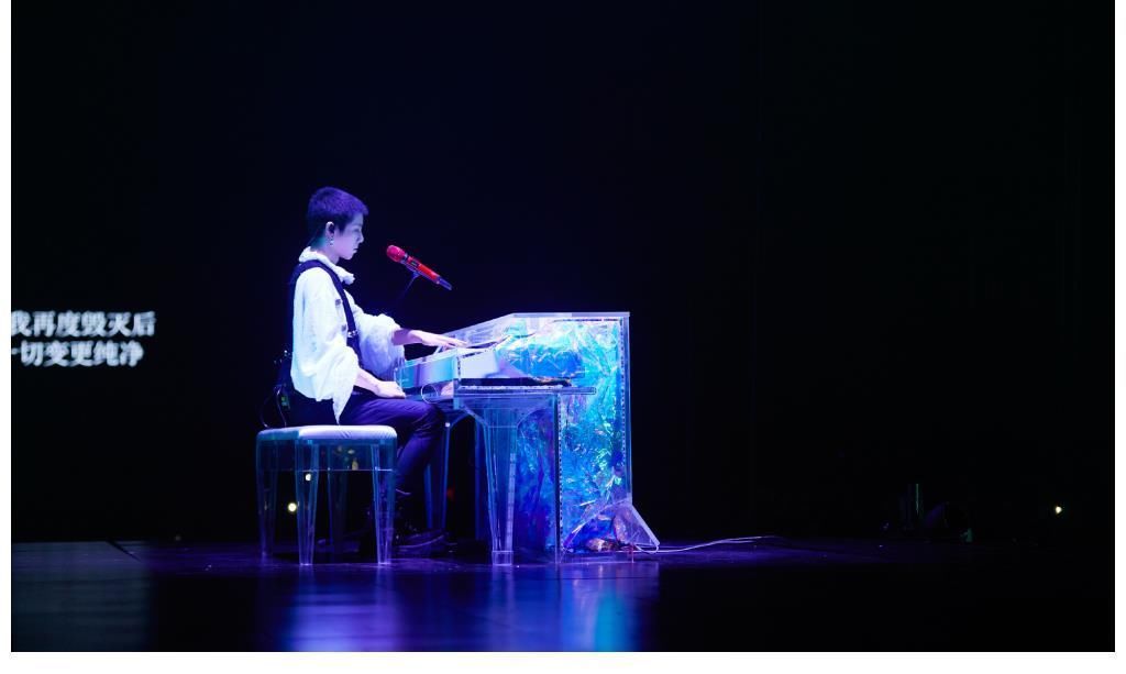 推開華晨宇《瘋?cè)嗽骸费堇[世界的大門,感受古典與雷鬼的奇妙結(jié)合