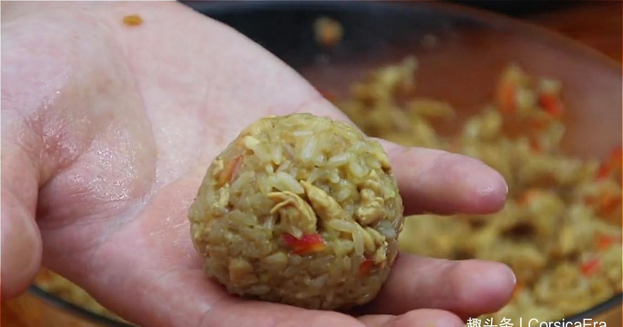 糯米的简单家常做法,好吃,不炒不煮,鲜香软糯,每次上桌都空