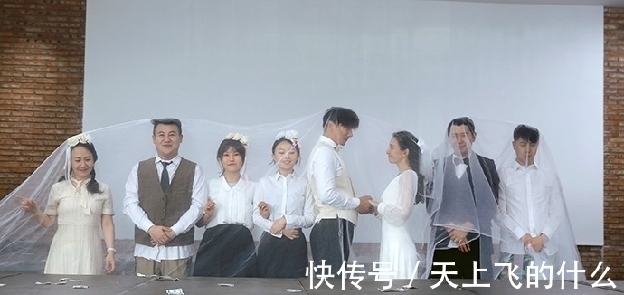 伯爵|从综艺走向演员的张亮:话剧对于我来说是一所表演学校!