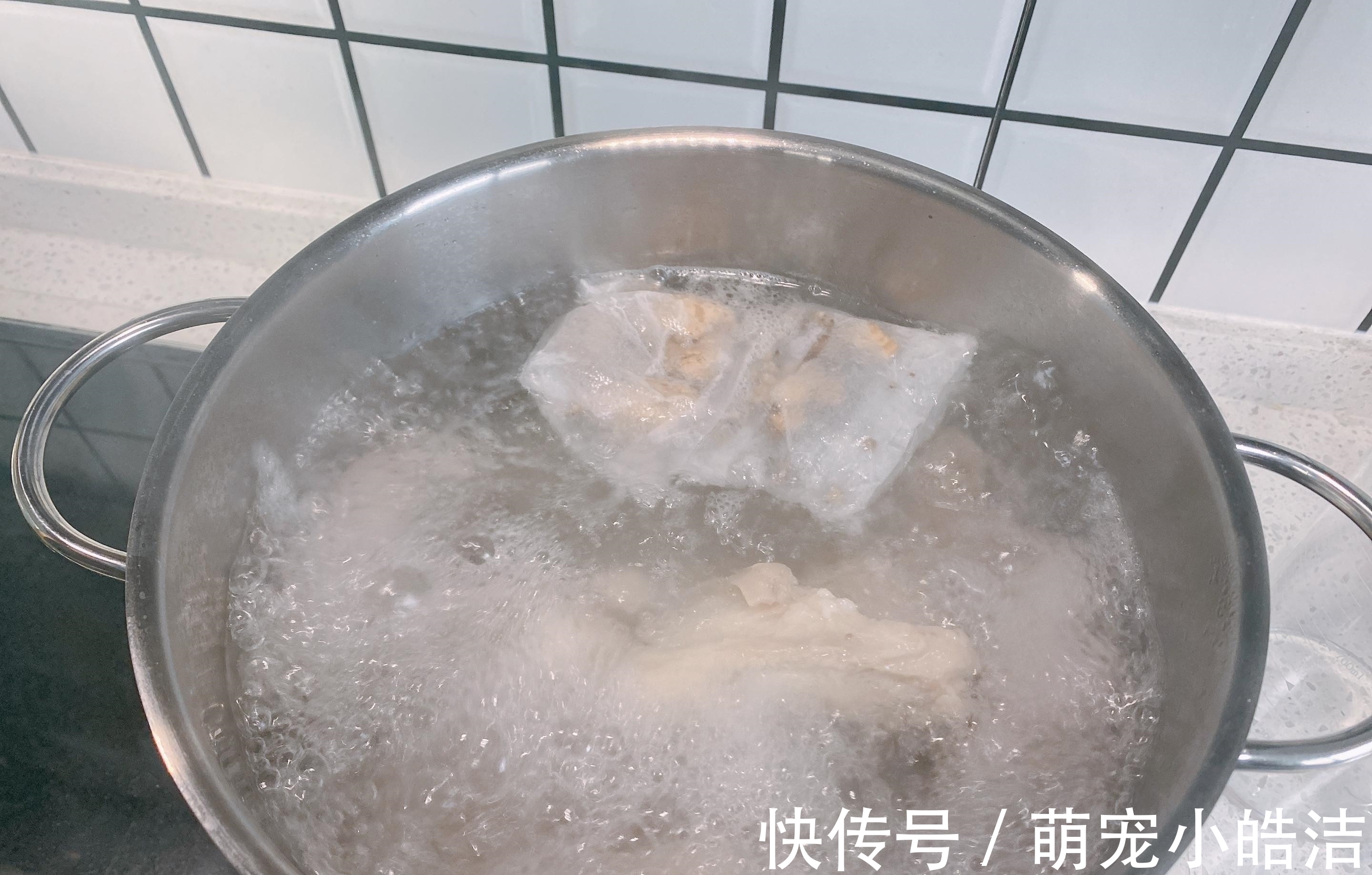 冬至炖羊肉汤，记住“1不3要”的窍门，羊肉汤不发黑，味道鲜美
