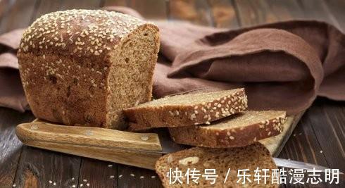 膳食纤维|为什么全麦面包热量那么高,还总是作为减肥食品被推荐呢