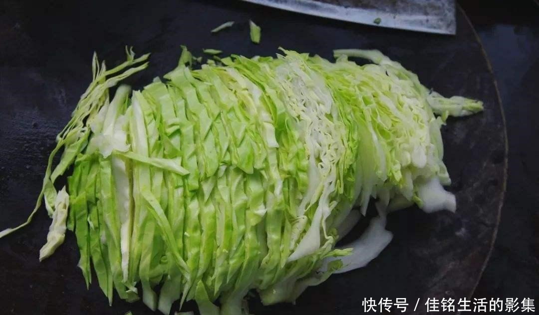  青椒|洋葱和它是绝配，每天炒一盘，简单易学，软化血管，不懂太可惜