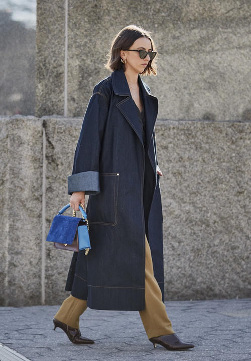 黑色大衣怎么穿美？搭阔腿裤大气优雅，配运动裤舒适有型，都好看