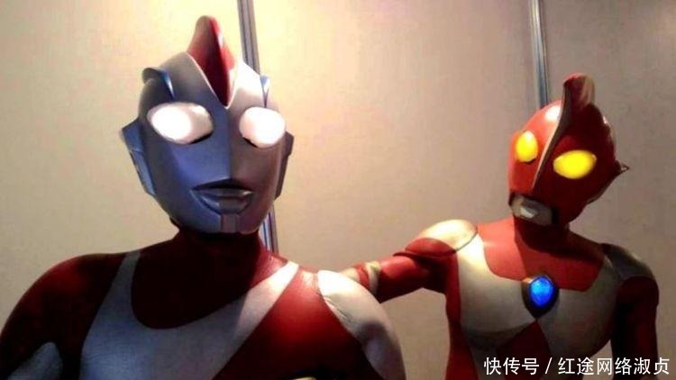 人间体|奥特曼变身器最多的是谁?赛罗换了四个,他的变身器吃不完!
