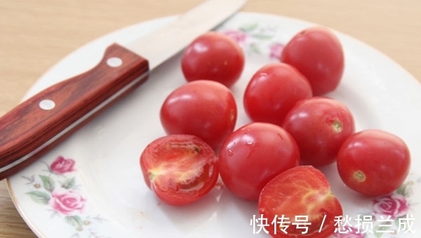食用|吃西红柿需要剥皮吗?西红柿生吃还是熟吃好?你需了解