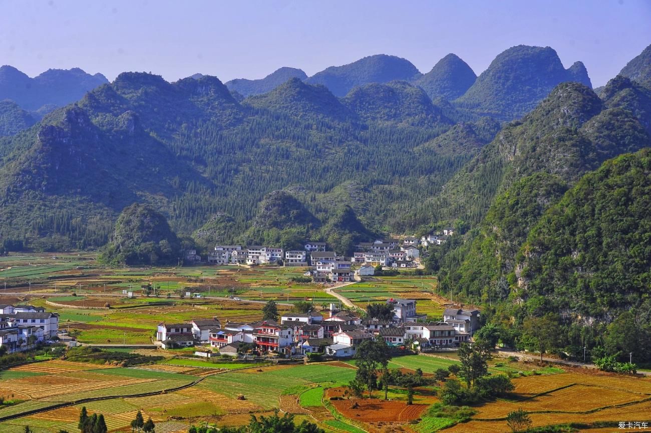 天下山峰何其多，唯有此处峰成林