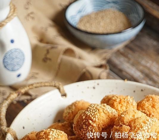 快过年了,教你一道中式传统小吃茶点,开口笑,口感酥脆芝麻醇香