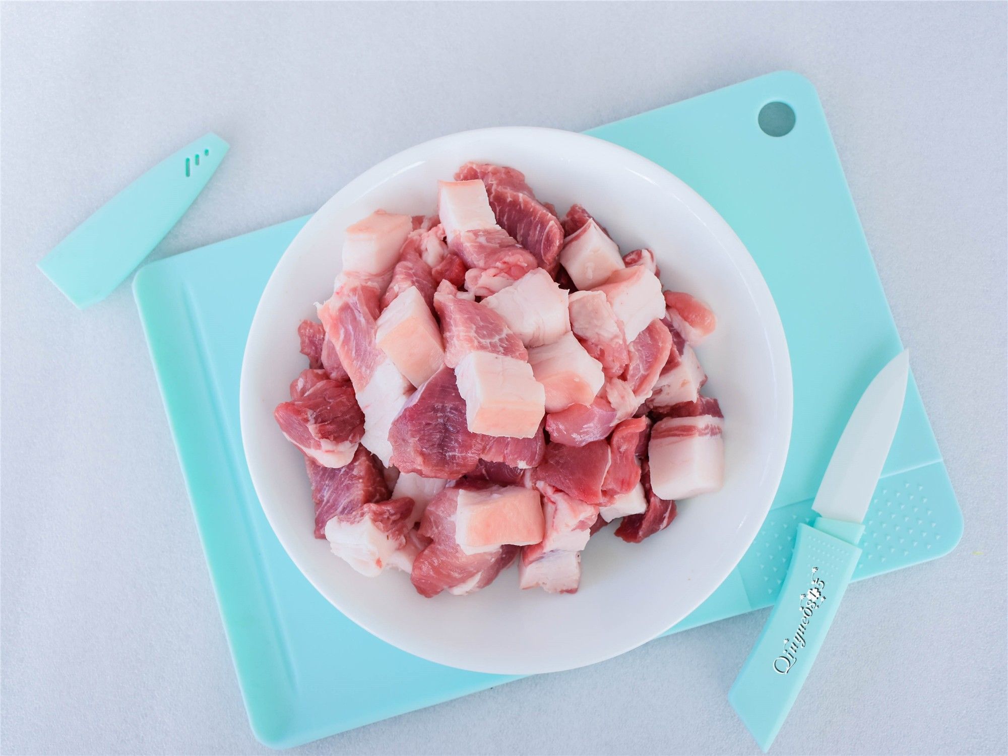 猪肉|炖肉最“忌讳”这2种调料，放了等同在毁了肉，很多家庭都不懂