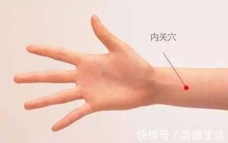 按摩|失眠的人，头上3个穴位都不通，睡前按摩5分钟，呼呼大睡到天亮