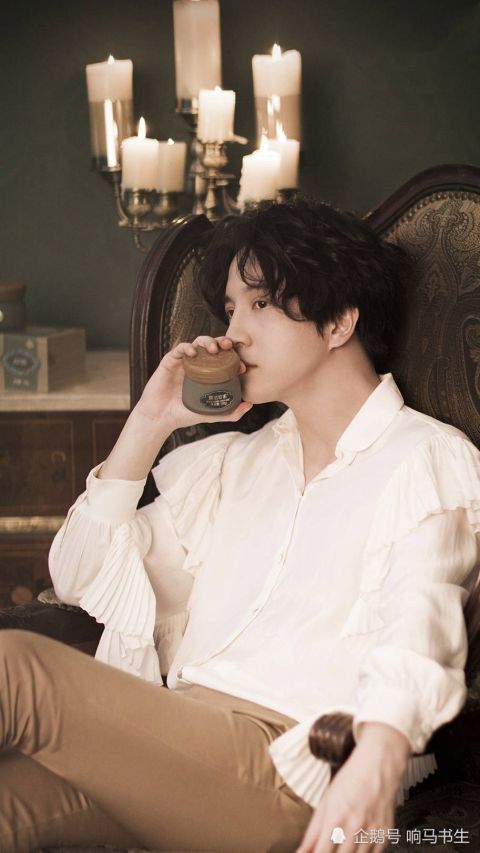 燈光|十個(gè)薛之謙，抒發(fā)15年的感慨：當(dāng)燈光打在身上，哪有理由不去聲嘶力竭