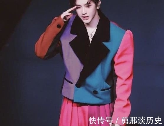 小丑|歌手流行扮小丑了？看完蔡徐坤再看薛之谦，网友：集资带你去医院