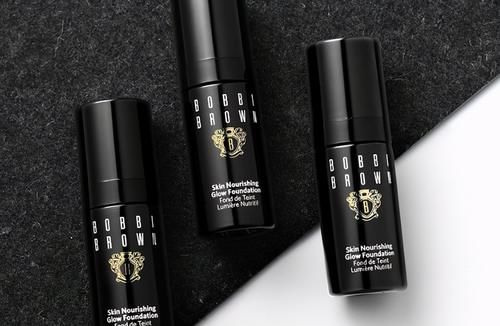 盘点5款好用的大牌“粉底液”：阿玛尼妆感高级，兰蔻遮瑕力超强