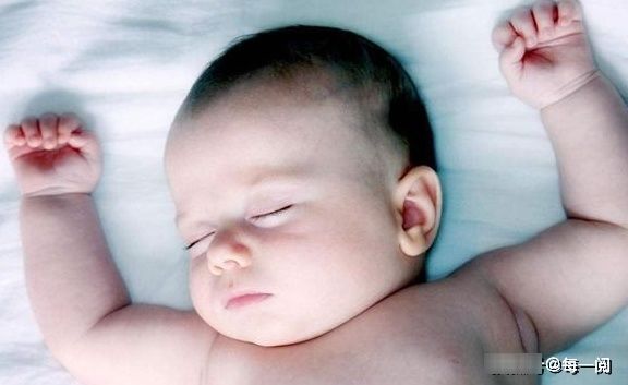 电热毯|宝宝睡觉到底冷不冷？只要摸摸他们这2个部位就知道啦