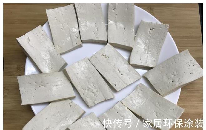 豆腐的这种做法绝了,香辣入味,比肉还好吃,上桌家人抢着吃