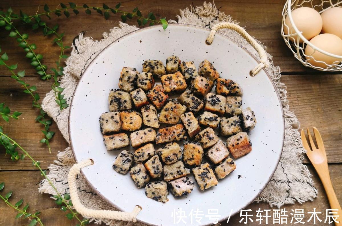 剩馒头也能吃出新花样，用锅煎制一下，香酥又可口