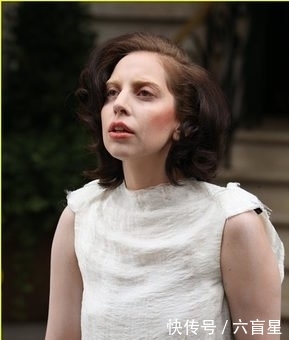 女性朋友|女生如何对抗地心引力,锻炼出好看的胸部肌肉?