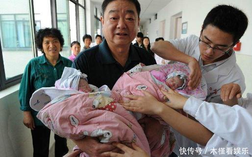 母乳|双胞胎出生后,一个吃母乳,一个喝奶粉,5个月后差别不是一般大
