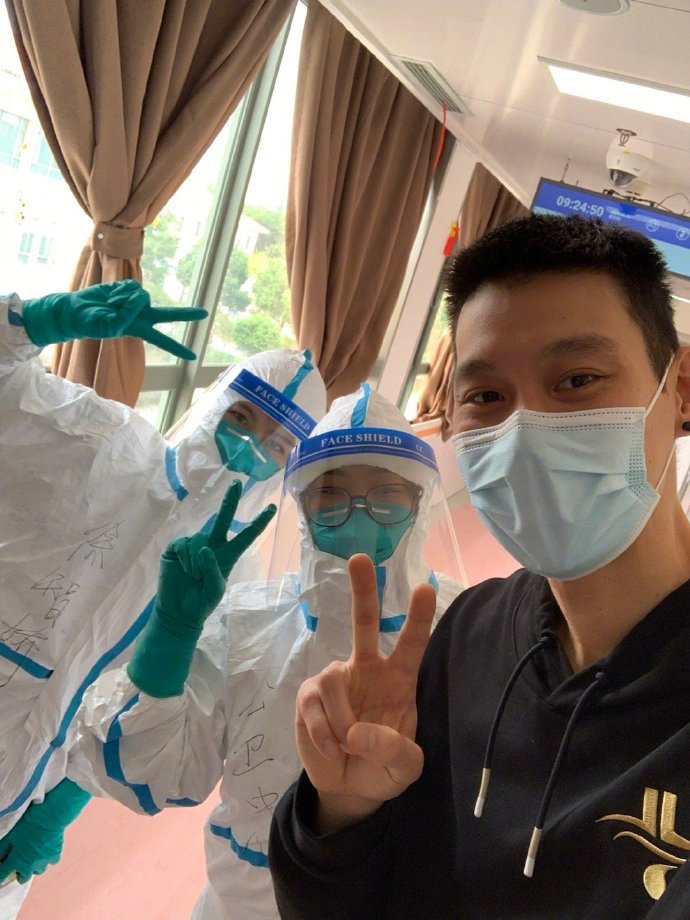 护士|林书豪新冠痊愈今天出院:很感谢勇敢的医生和护士