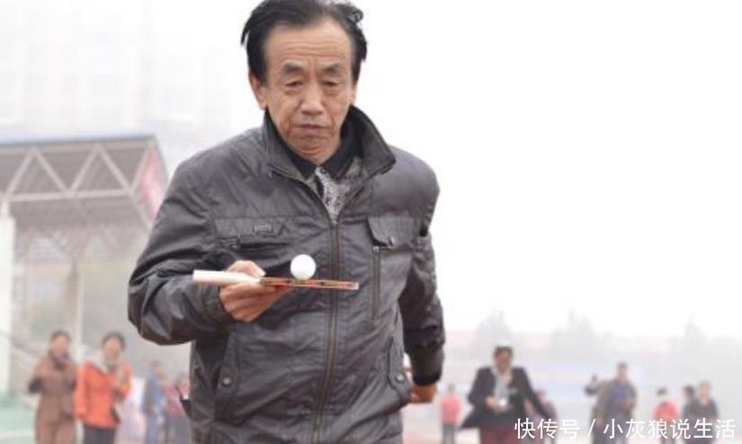 中老年|有趣的老年痴呆测试花朵中有一张女人的脸,你能在10秒内找到吗