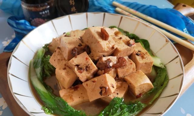 炖豆腐时加入它，美味又下饭，一上桌就被抢光了！