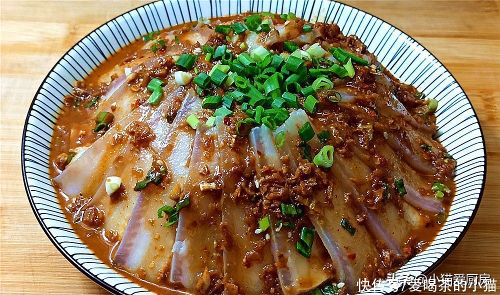 甜面酱|白肉这么做出来吃,口感厚重,虽然味道有点怪,但是却浓香醇厚