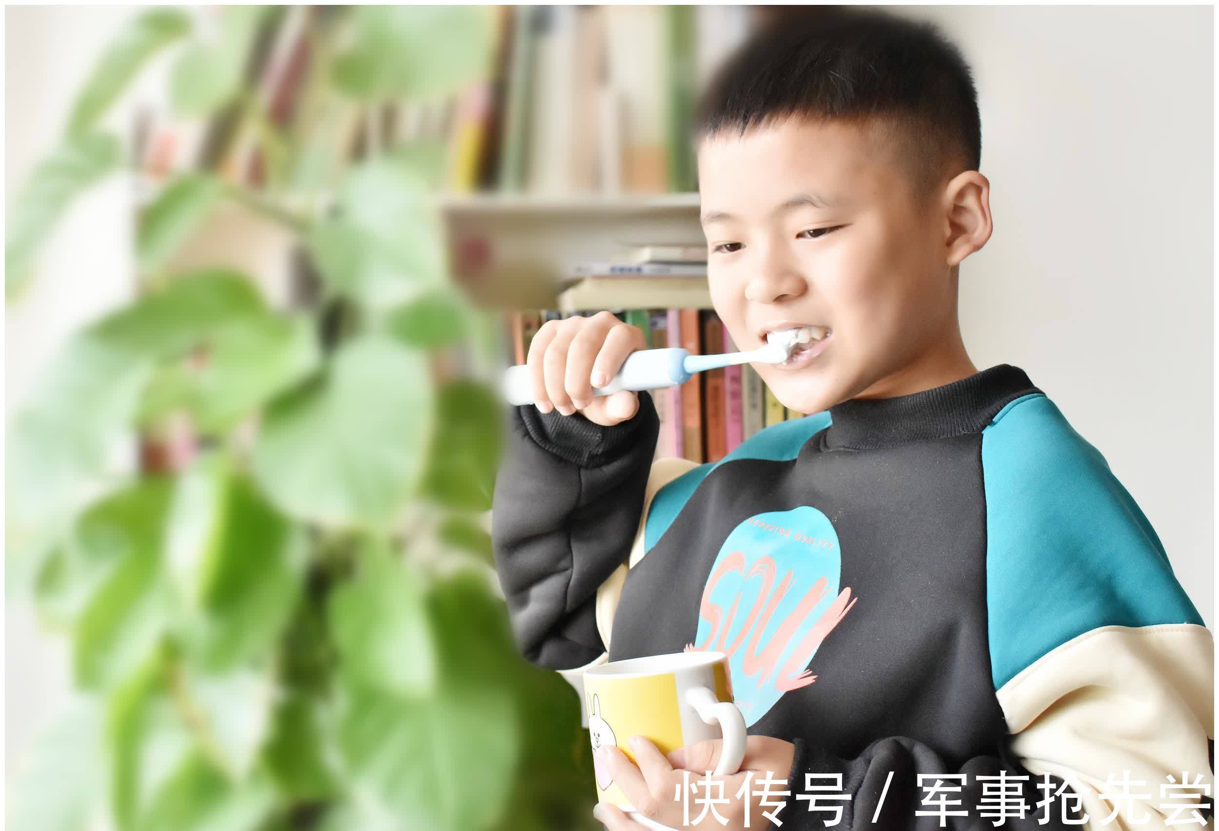 牙刷|RIJIOO瑞吉鸥儿童电动牙刷评测:分龄护齿,让宝宝更爱刷牙