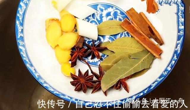 我家的五花肉从不红烧,教你懒人做法,香而不腻,看着直流口水