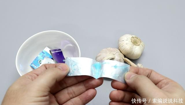刀具|牙膏皮不要丢，放厨房里3个作用太棒了，以前白白丢掉了