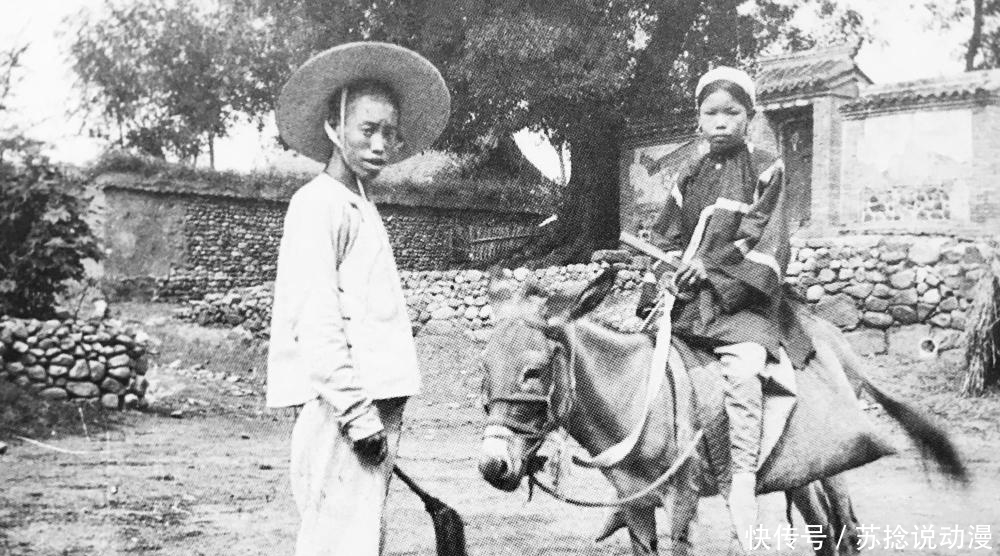 老照片|老照片:图5烟瘾发作的八旗女子,图6八旗贵妇玩行为艺术