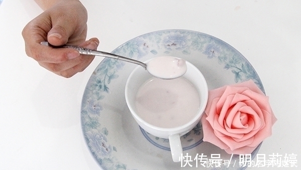 年纪大的人,喝纯牛奶与酸奶,会有何区别?哪种更加适合?