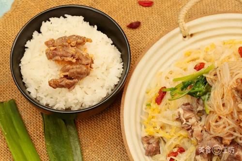  冬天最喜欢的暖胃吃法，热热乎乎煮一锅